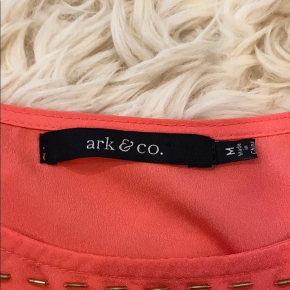 Peach cropped cami - Picture 3 of 7